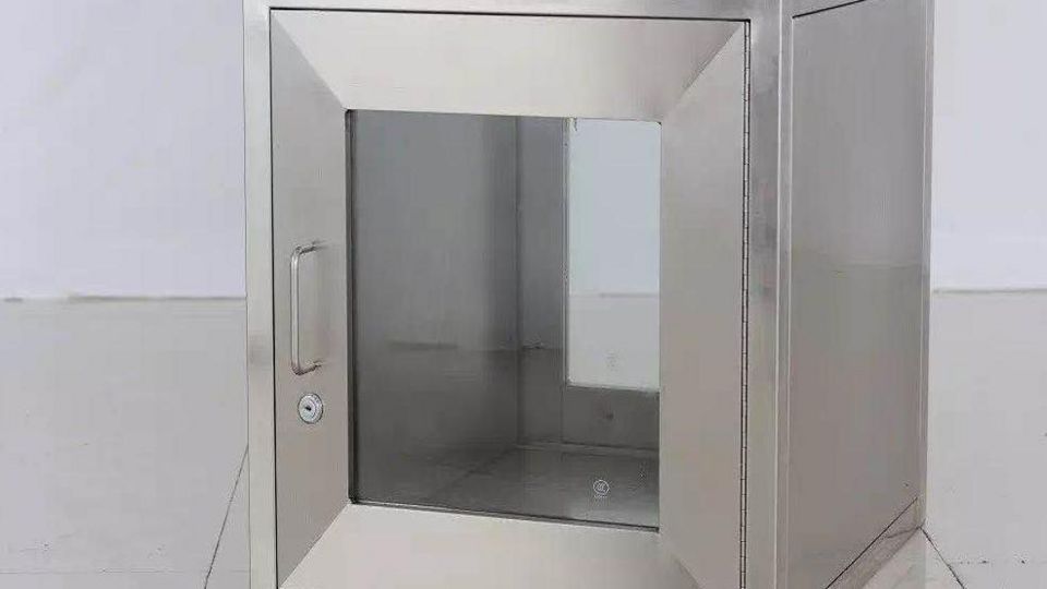 Für ein Notkrankenhaus in Wuhan fertigte die Firme Wansheng 164 Durchreichen in drei Tagen. (Quelle: Wansheng)