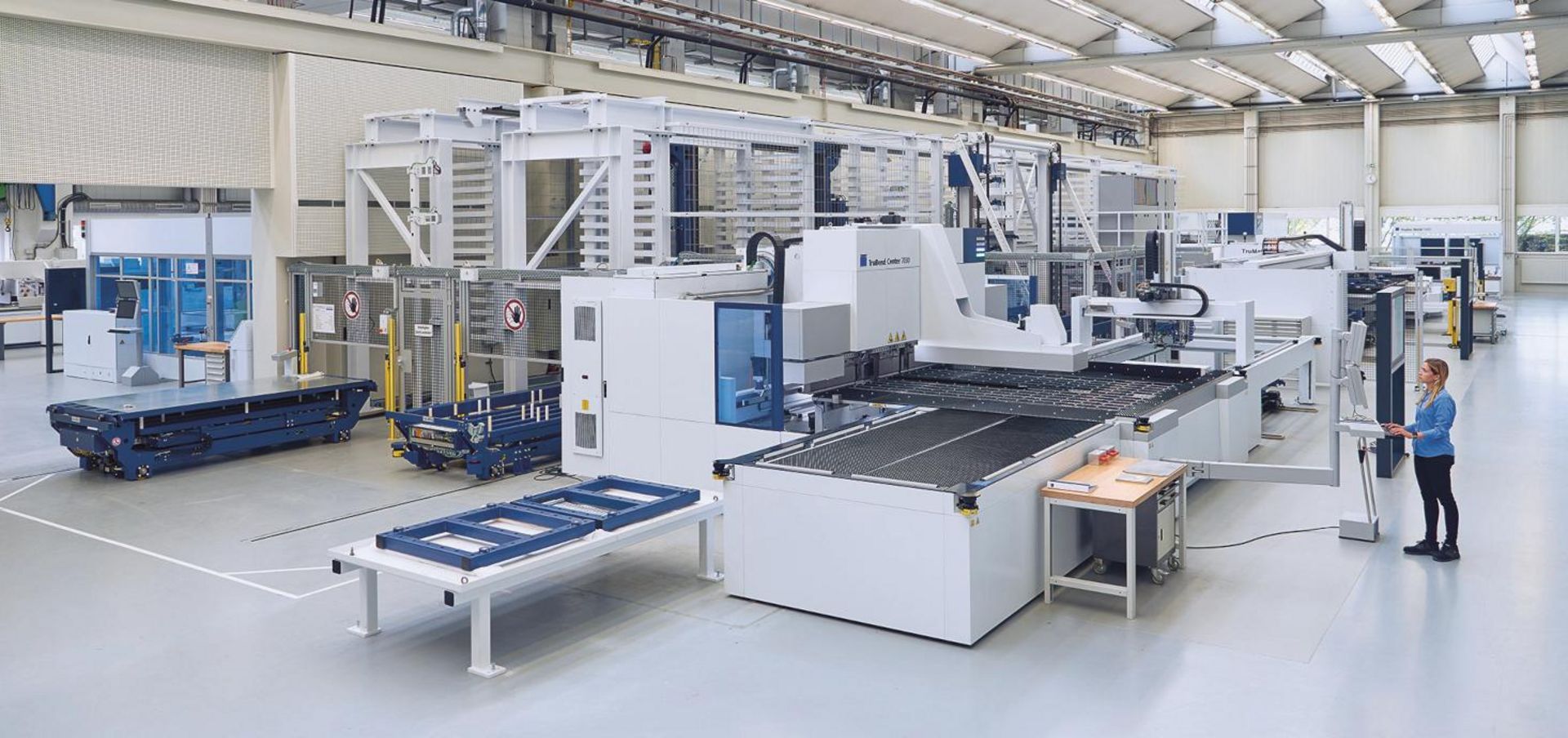 Maschinen in Smart Factory Halle