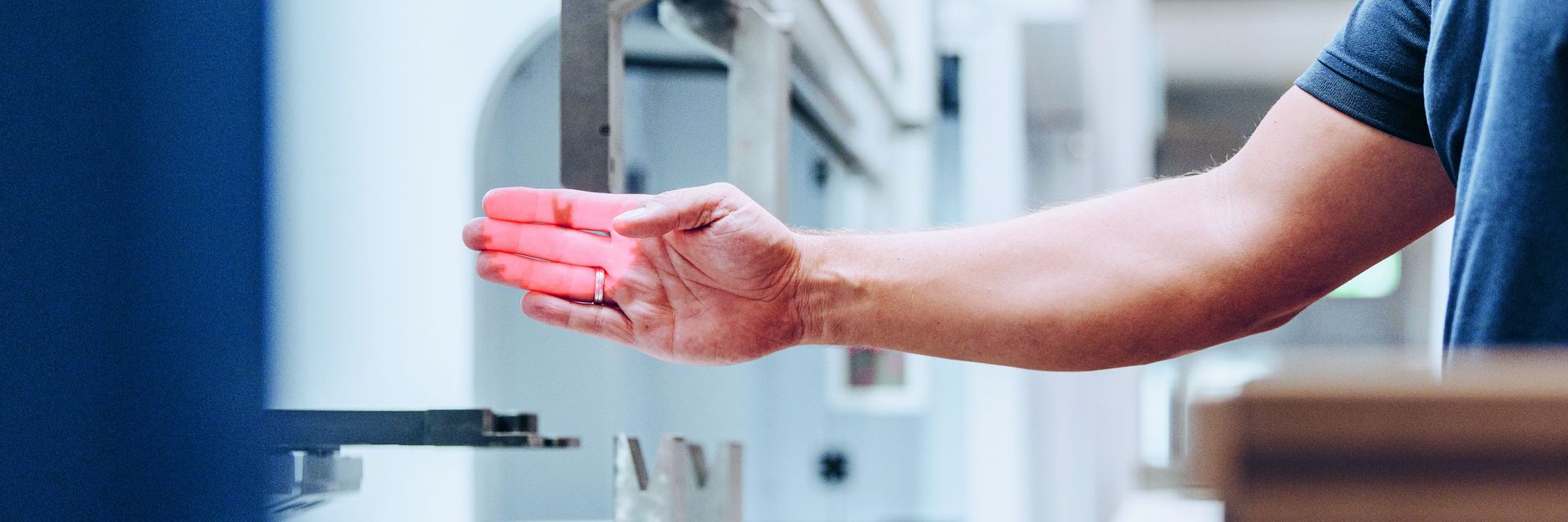 Laser safety light curtain