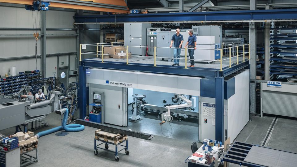 Laserschweißanlage in Maschinenhalle