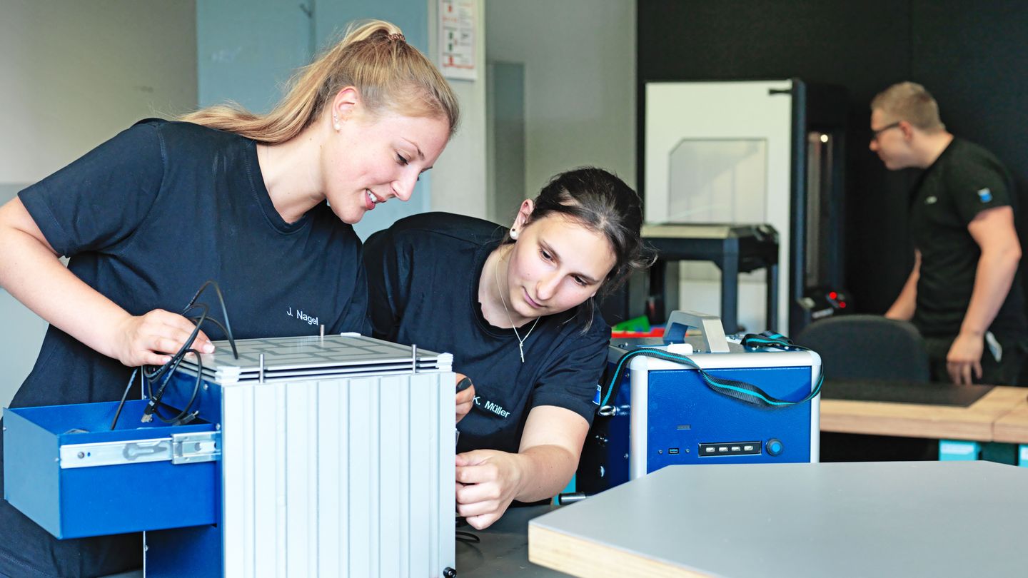 TRUMPF apprentice working in the apprenticeship workshop