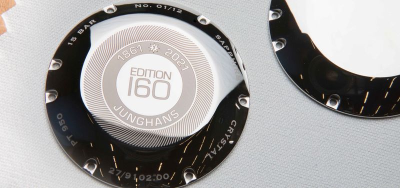 Lasermarkierter Uhrenboden von Junghans