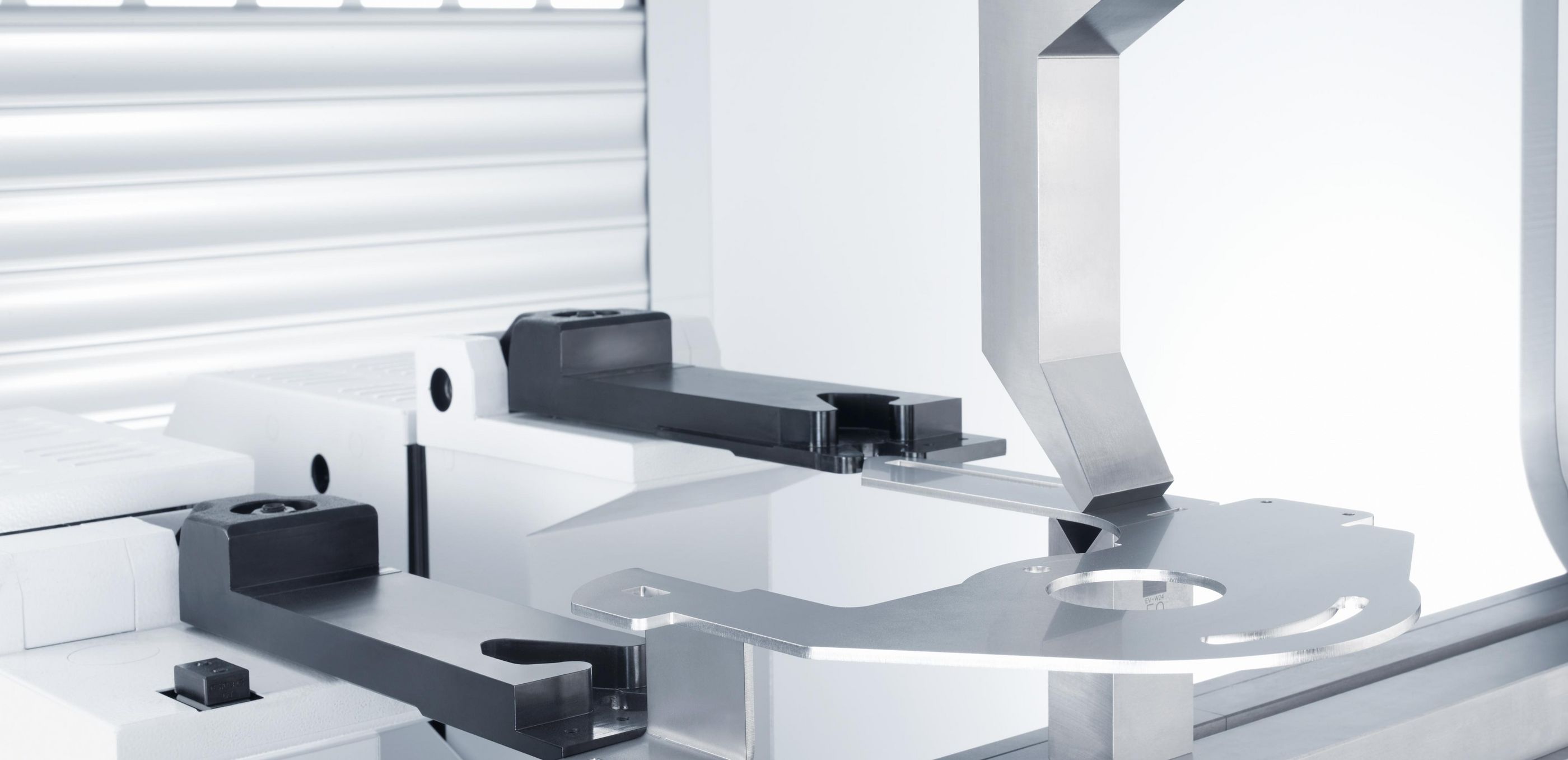 TruBend, seria 5000, 6-osiowy zderzak tylny