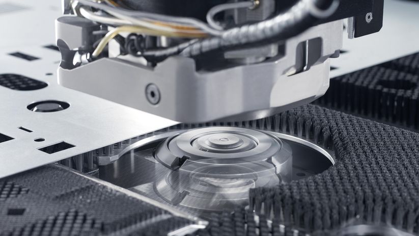 TruPunch 5000 mit aktiver Matrize