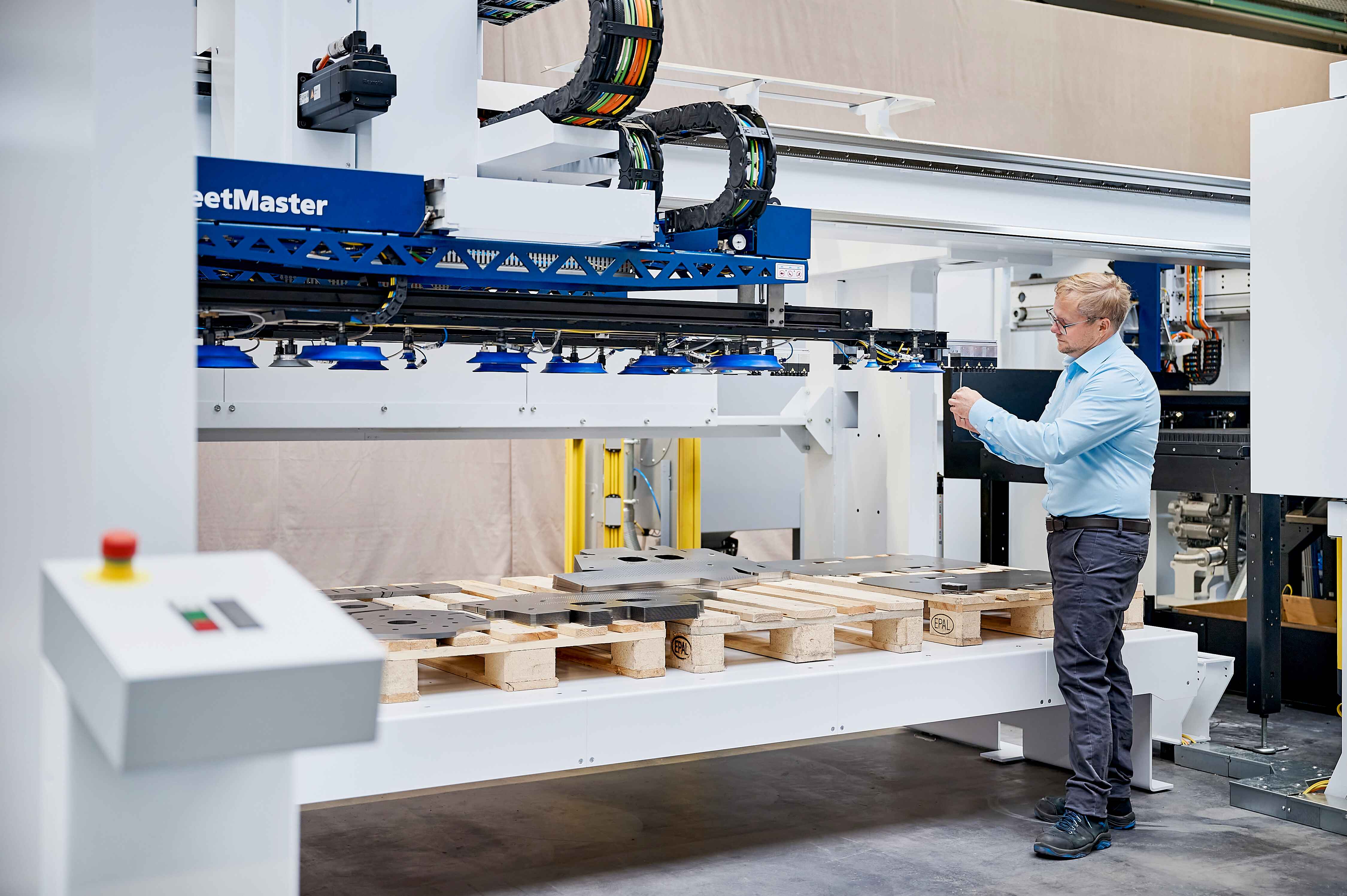TRUMPF Launches Fully Automated Punch-Laser Combination Machine for Connected Manufacturing to the North American Market | TRUMPF